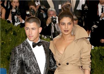 Priyanka Chopra i Nick Jonas najbolje odjeveni ljudi na svijetu