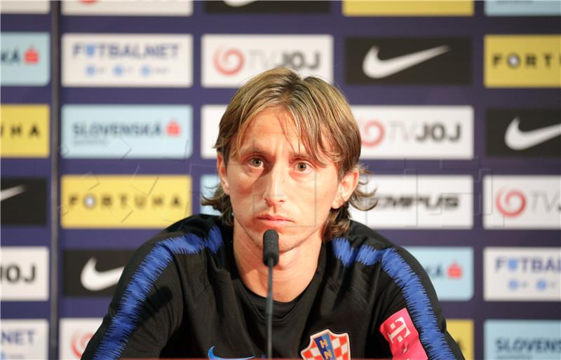 Modrić: Nisam razgovarao s Rakitićem, meni je čast igrati za reprezentaciju