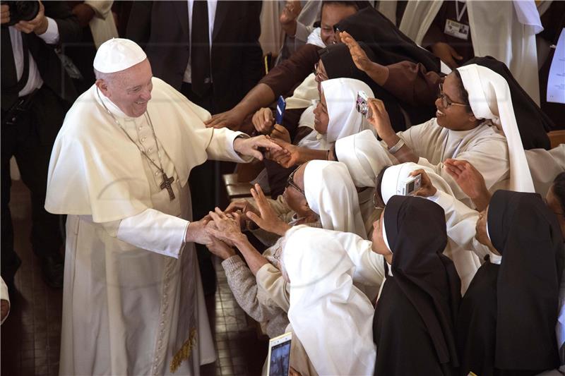 Papa tijekom posjeta Madagaskaru osudio kulturu klanova, privilegija i korupcije 