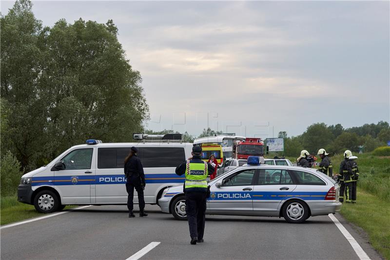 Dvije osobe poginule u zapaljenom automobilu na A3  kod Slavonskog Broda