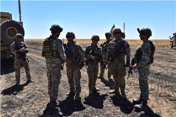 Syria safe zone: Turkish and US soldiers in Northern Syria