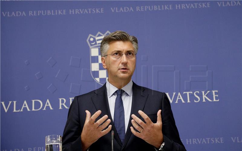 Plenković: Koalicija stabilna, većina u parlamentu nije upitna,  ne znam što će Pupovac reći na pressici 