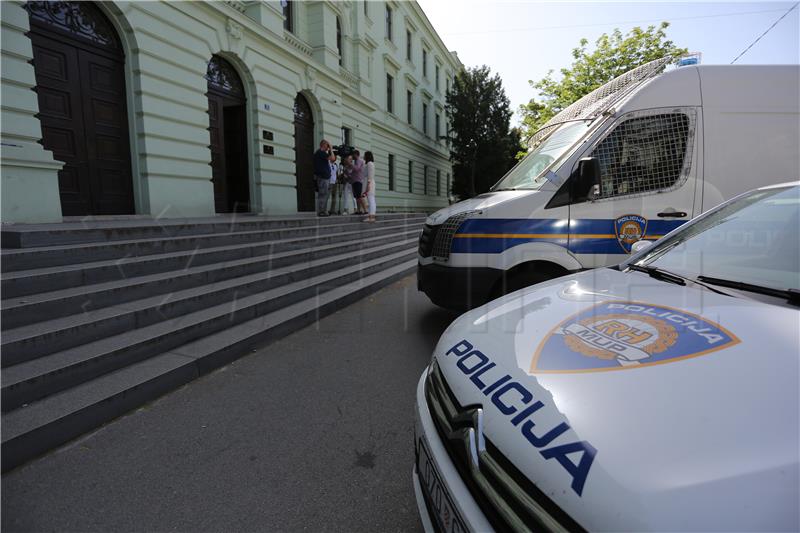 Osijek: Nasilnom policajcu određen jednomjesečni istražni zatvor