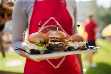 Burgermanija na Strossmayerovu trgu u Zagrebu do 22. rujna