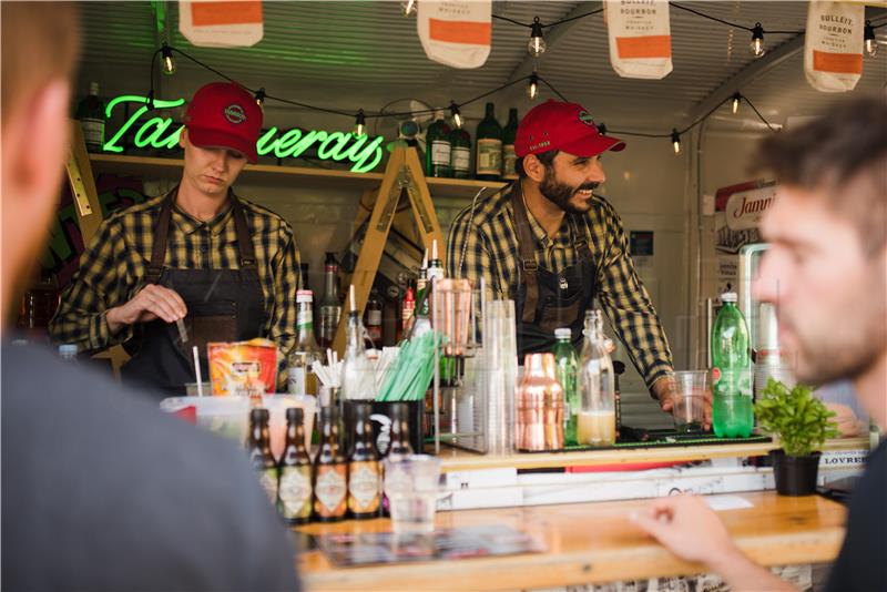 Burgermanija na Strossmayerovu trgu u Zagrebu do 22. rujna