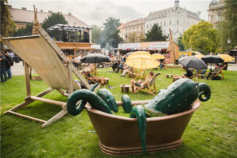 Burgermanija na Strossmayerovu trgu u Zagrebu do 22. rujna