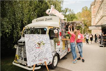 Burgermanija na Strossmayerovu trgu u Zagrebu do 22. rujna