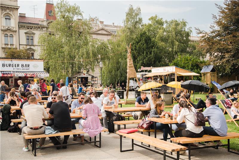 Burgermanija na Strossmayerovu trgu u Zagrebu do 22. rujna