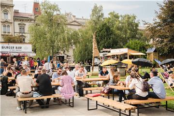 Burgermanija na Strossmayerovu trgu u Zagrebu do 22. rujna