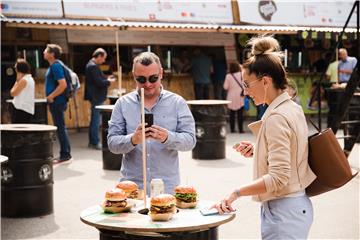 Burgermanija na Strossmayerovu trgu u Zagrebu do 22. rujna