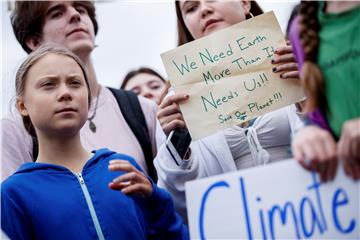 Tinejdžerica Greta Thunberg dovela klimatske aktiviste pred Trumpova vrata 