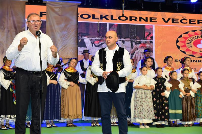 Folklornim večerima započele priredbe na 54. Vinkovačkim jesenima