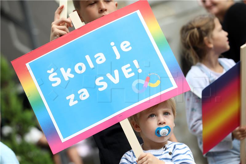 Inicijativa "Škola za sve!" organizirala prosvjed građana