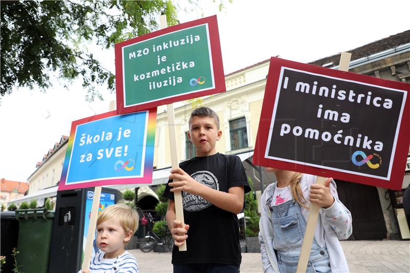 Inicijativa "Škola za sve!" organizirala prosvjed građana