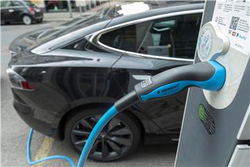 Njemačka planira milijun novih punjača za elektro-automobile kako bi potaknula prodaju