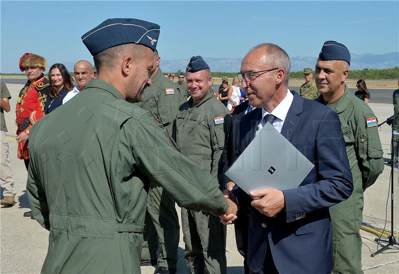 Zemunik: Svečanost povodom završetka obuke novih pilota