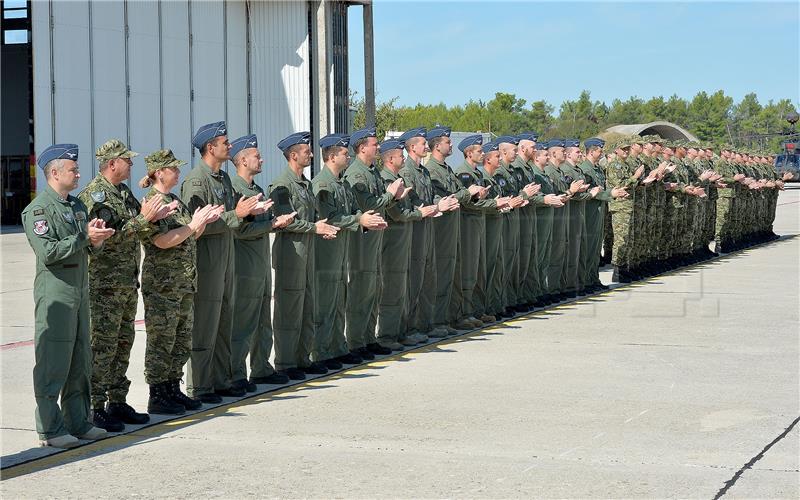 Zemunik: Svečanost povodom završetka obuke novih pilota