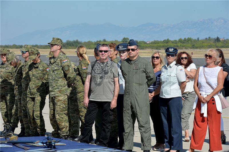 Zemunik: Svečanost povodom završetka obuke novih pilota