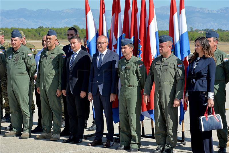 Zemunik: Svečanost povodom završetka obuke novih pilota