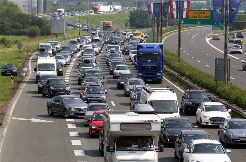 HAC: Over 22mn vehicles use motorways during tourist season, HRK 1.22bn collected in tolls