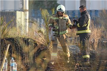 Požar na splitskom Transportnom terminalu, izgorjelo osam kombija