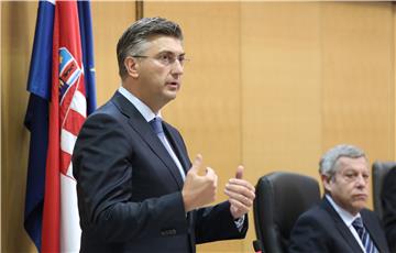 Plenković: Zatražio sam da se ispitaju sve okolnosti Duhačekova uhićenja