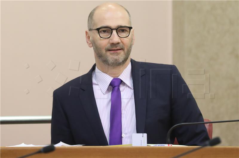 SDP MPs ask PM why he is violating Croatian laws