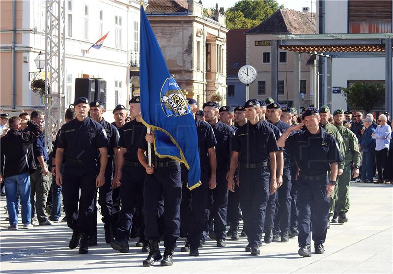 Mimohodom branitelja kroz centar grada i svečanim postrojavanjem obilježen Dan oslobođenja grada Varaždina