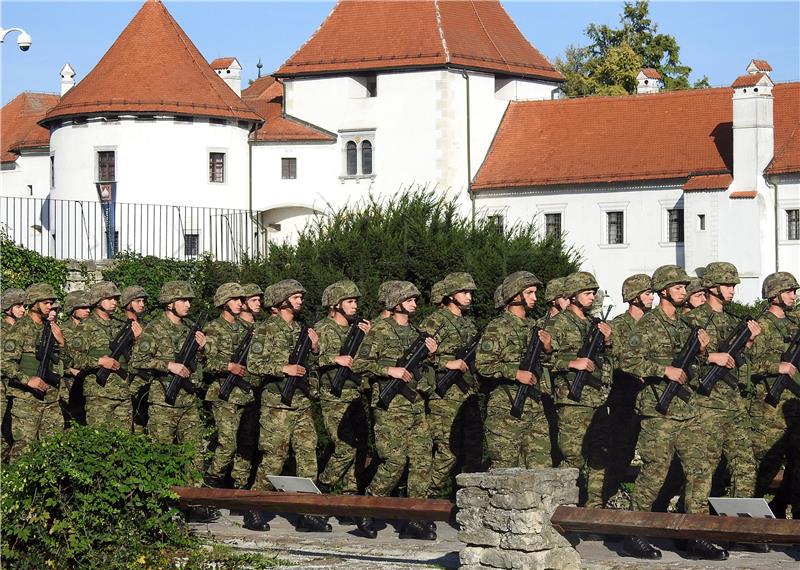 Mimohodom branitelja kroz centar grada i svečanim postrojavanjem obilježen Dan oslobođenja grada Varaždina