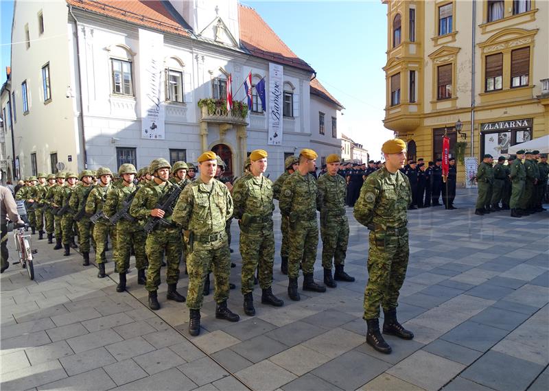 Mimohodom branitelja kroz centar grada i svečanim postrojavanjem obilježen Dan oslobođenja grada Varaždina