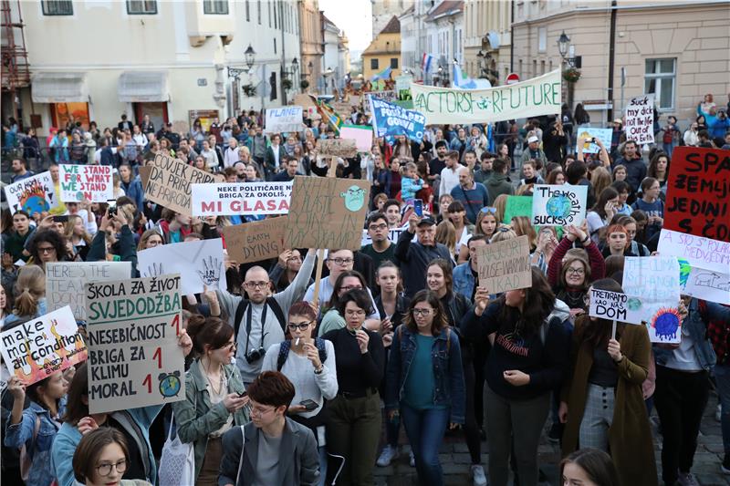 Fridays For Future Croatia od Vlade traži hitno donošenje plana prelaska na zelenu energiju