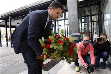 SDP položio vijenac pred Općinskim sudom i upozorio na porast nasilja 