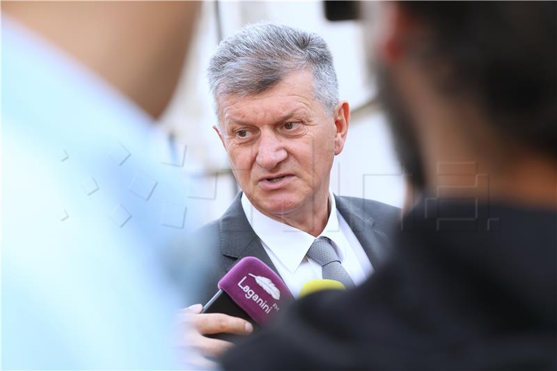 Kujundžić: Vlada povećala plaće u zdravstvu za 18 posto