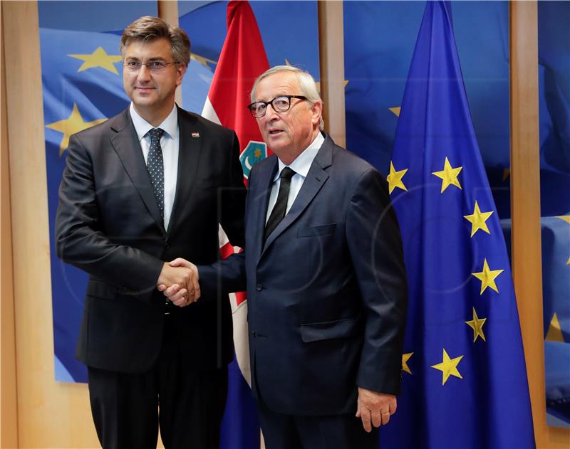 Juncker says Croatia should become full Schengen member