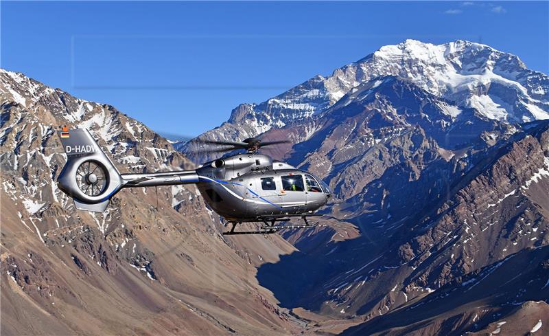 Helicopter reaches the top of Aconcagua for the first time