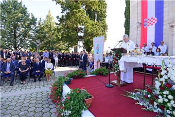 Proslava blagdana sv. Mihovila u Trilju, u procesiji i predsjednica Grabar-Kitarović