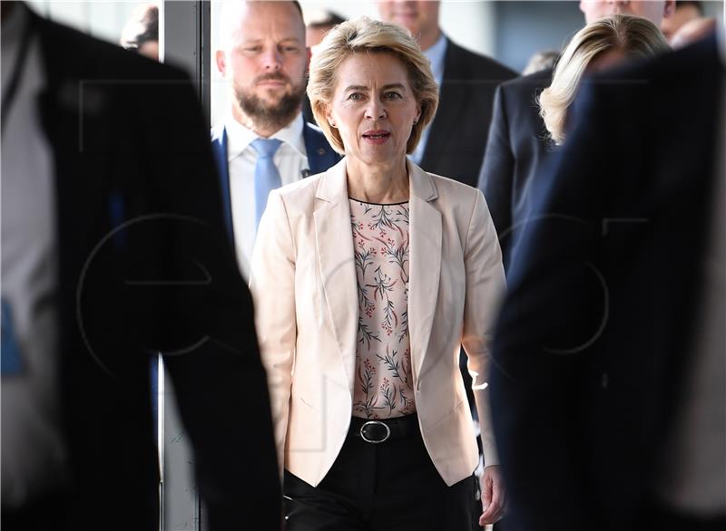 Odbor za pravne poslove EP-a zaustavio kandidate iz Mađarske i Rumunjske, čeka se odgovor Von der Leyen