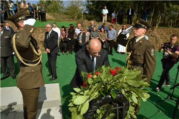 Otkrivanje spomen-obilježja mjesta masovne grobnice žrtava iz Domovinskog rata