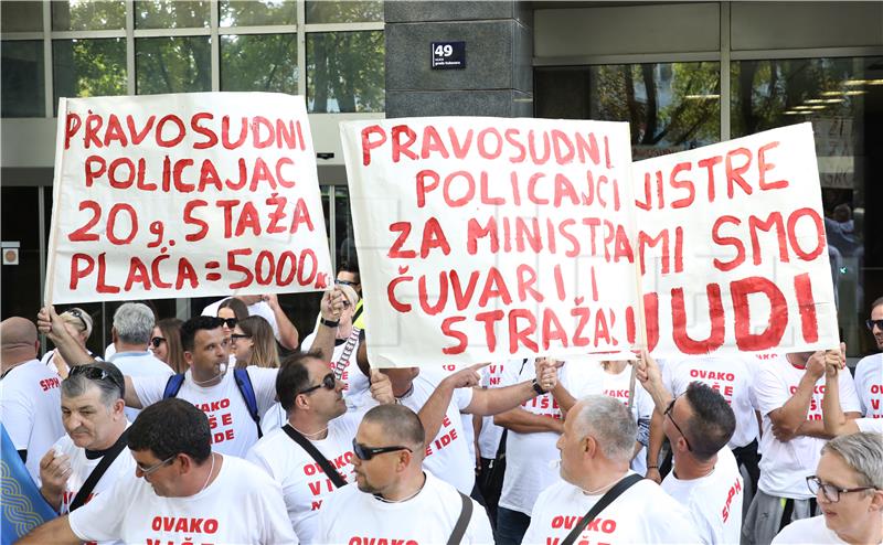 Prosvjed pravosudne policije  "Ovako više ne ide"