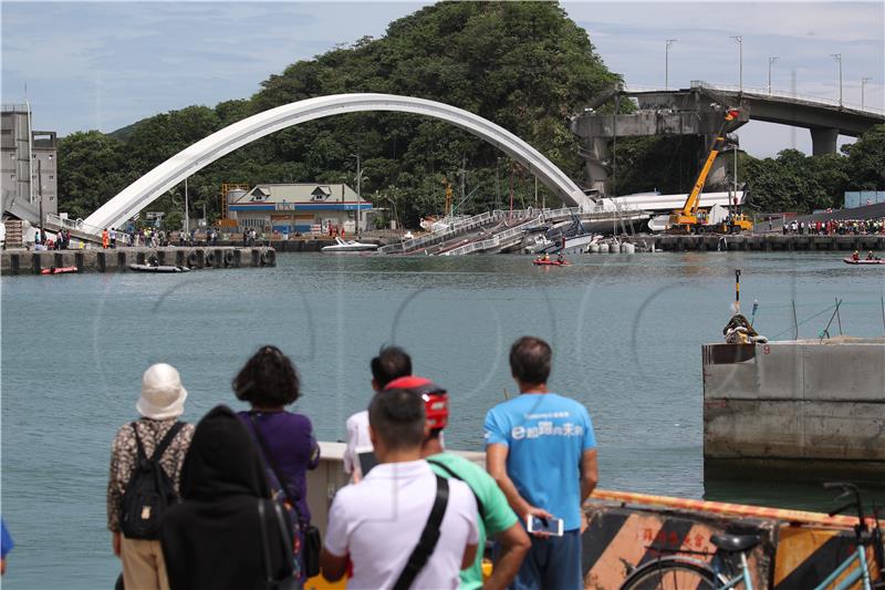 epaselect TAIWAN DISASTER BRIDGE