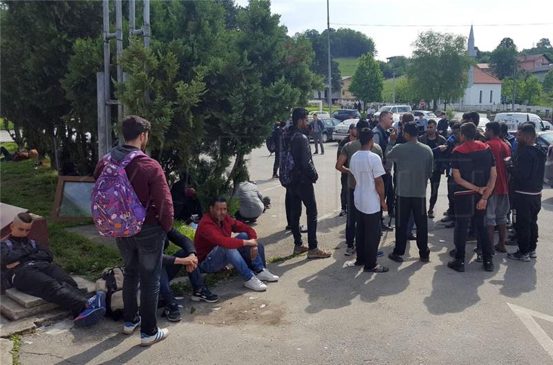 Bosnia border police prevent 10,000 attempts of illegal entry