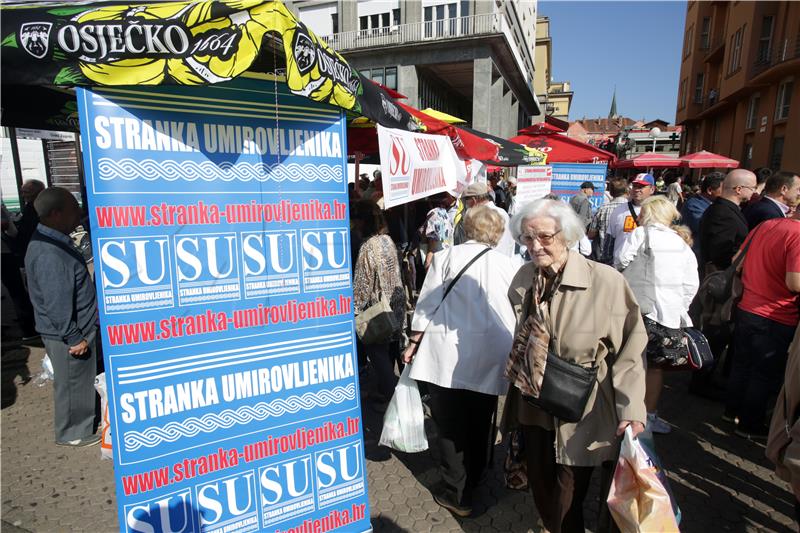 Druženje SU-a i SDP-a s građanima povodom obilježavanja Međunarodnog dana starijih osoba