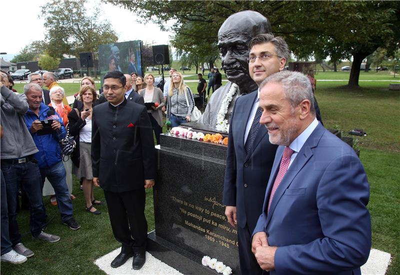 Mahatma Gandhi bust unveiled in Zagreb