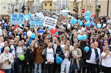 Prosvjed medicinskih sestara ispred Hrvatskog sabora