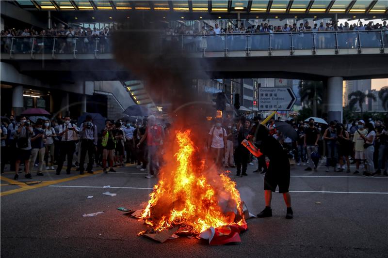 Novi sukobi u Hong Kongu nakon zabrane maski