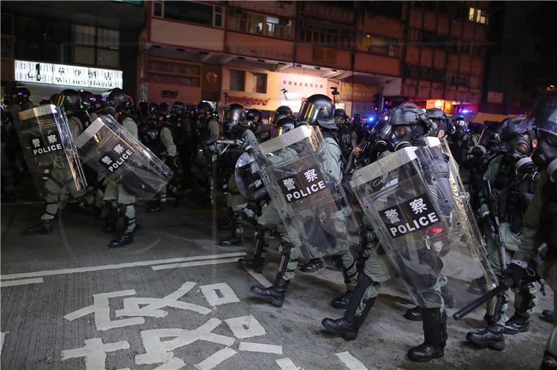 Prosvjednici u Hong Kongu ne poštuju zabranu nošenja maske