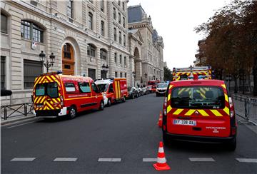 Francuski ministar unutarnjih poslova priznao pogreške nakon napada u sjedištu policije