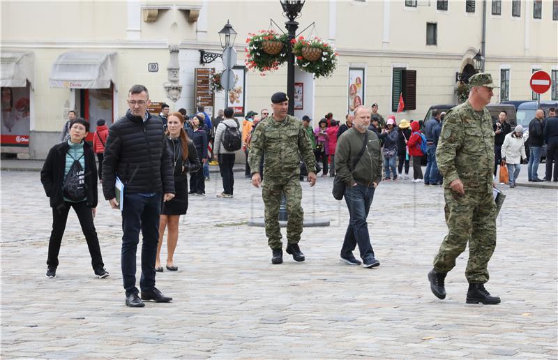 Markov trg, pripreme za sutrašnje obilježavanje Dana nezavisnoti