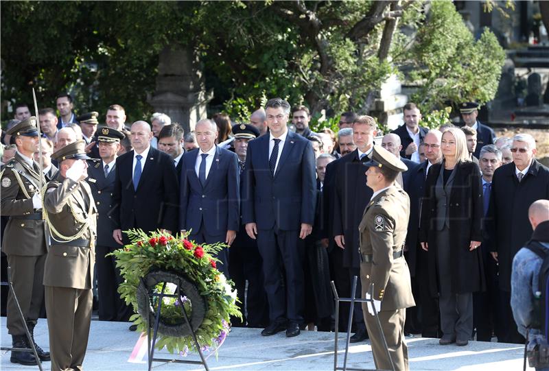 State delegations lay wreaths at Mirogoj on Independence Day