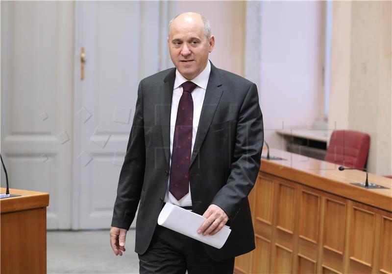 HDZ whip: No-confidence vote in health minister next week